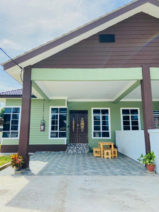 De Jara Guesthouse Dungun For Malay Exterior photo