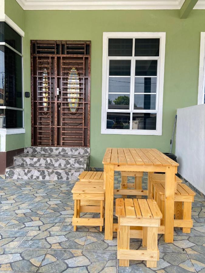 De Jara Guesthouse Dungun For Malay Exterior photo